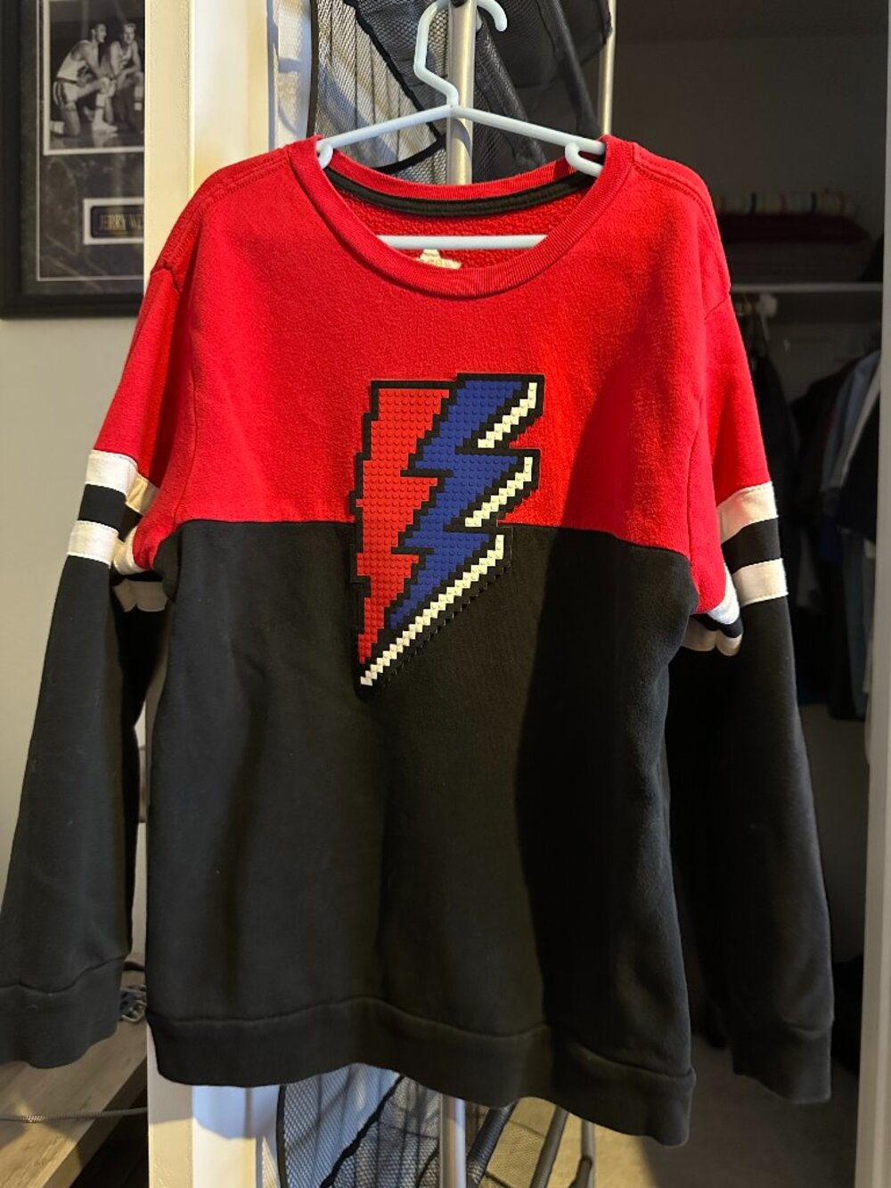 365 Kids Garanimals Boys Size 10 Lightning Bolt Sweatshirt